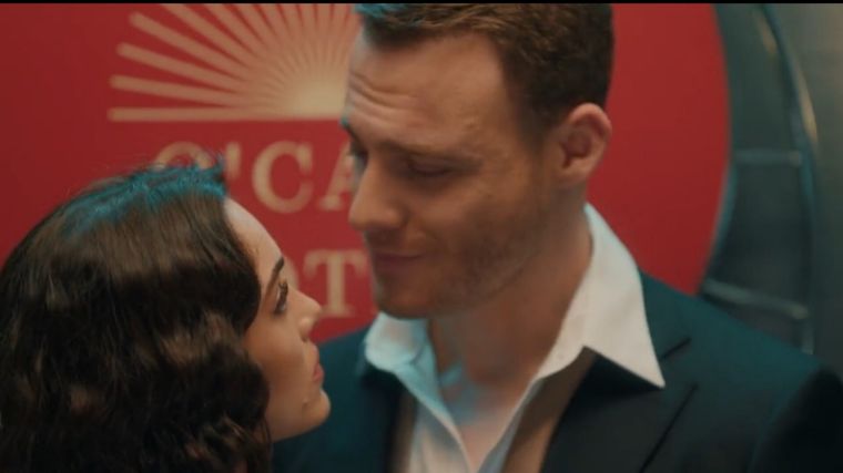 Kerem Bürsin y Hafsanur Sancaktutan Entretenido intercambio Foto: @Yacokseversendizi