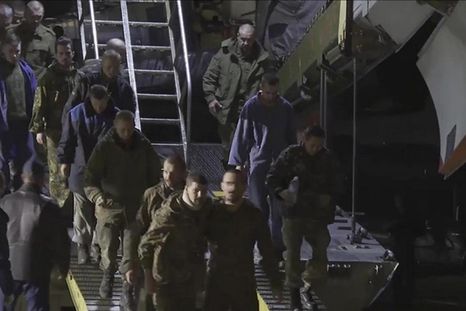 Un intercambio de prisioneros de guerra entre Rusia y Ucrania. Foto: Dpa Un intercambio de prisioneros de guerra entre Rusia y Ucrania. Foto: Dpa