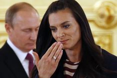 Yelena Isinbáyeva Yelena Isinbáyeva tiene muy buena relación con Vladimir Putin. Foto: Efe.
