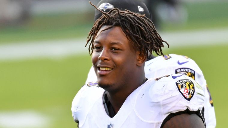 Jaylon Ferguson tenía 26 años, jugaba en los Ravens y era padre de tres niños menores de 5 años.