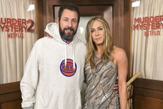 Jennifer Aniston y Adam Sandler parecen un matrimonio y esta es la razón Adam Sandler y Jennifer Aniston en la premiere de Murder Mystery 2. Foto: Charley Gallay/Getty Images