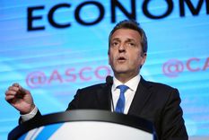 El ministro de Economía Sergi Massa, reafirmó los ejes de su plan ante los empresarios presentes en el Hotel Alvear, que esperan que al menos pueda estabilizar la economía.