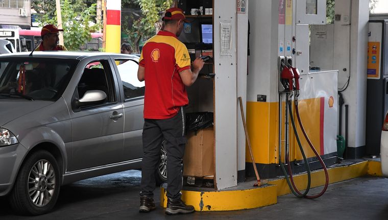La actualización de los valores será menor a la prevista a raíz de la decisión del Gobierno de postergar el impacto en los impuestos a los combustibles. Foto: Santiago Tagua/MDZ