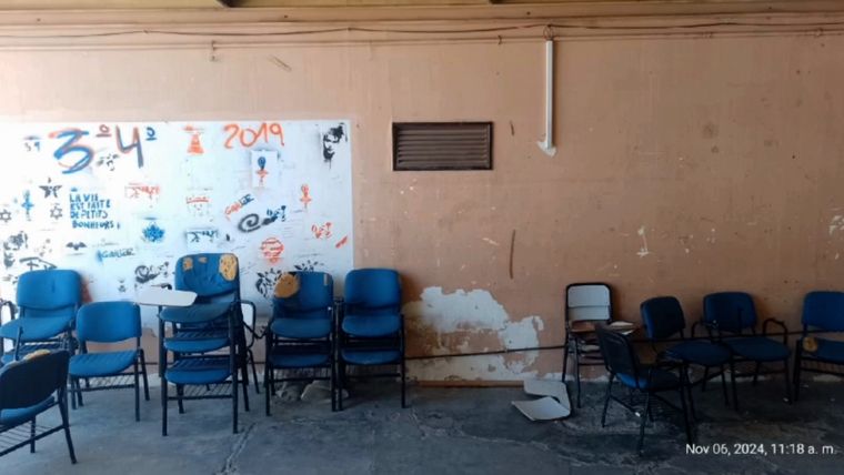 La escuela se viene abajo. Foto: Captura de video