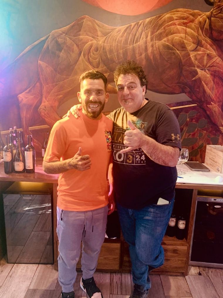 Carlos Tévez y Alejandro Vigil: un sábado de disfrute. Foto: Gentileza