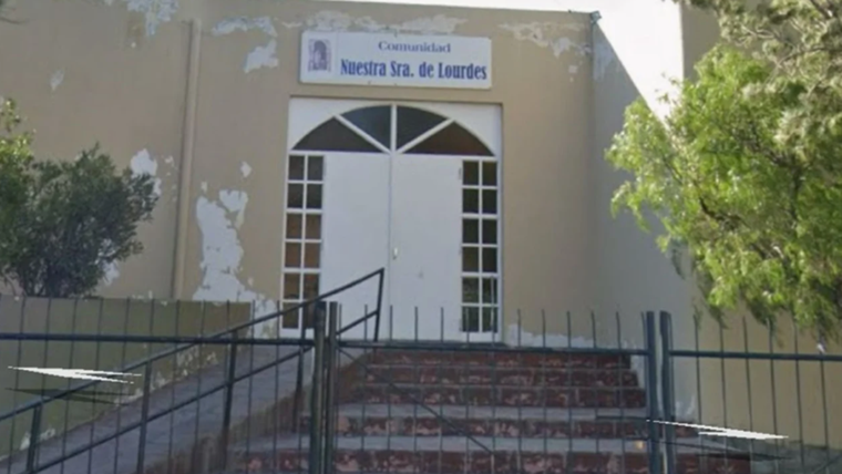 El hecho ocurrió en la capilla Nuestra Señora de Lourdes, ubicada en Lisandro de la Torre y Divina Providencia, en el barrio Quirno Costa de Comodoro Rivadavia.&nbsp;