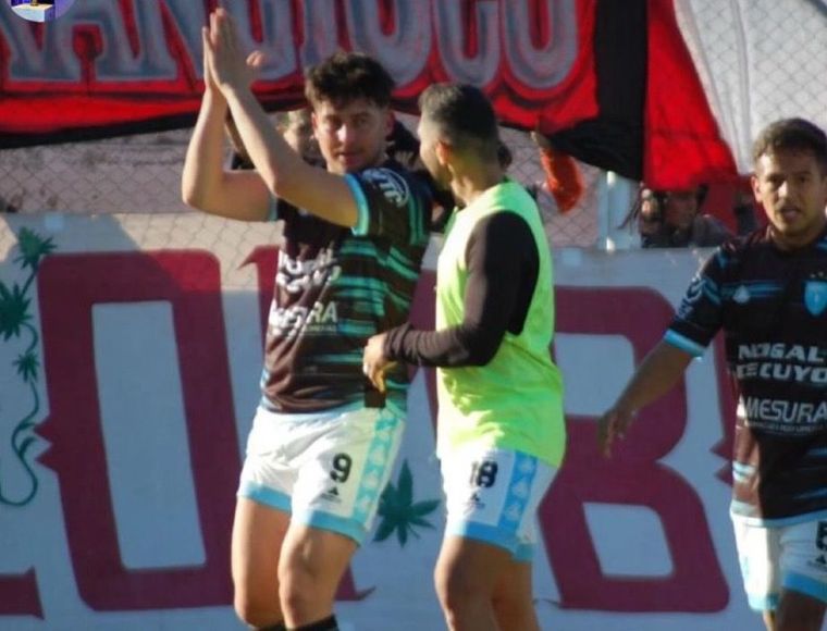 Ignacio Pipistrelli marcó el gol del empate de Gutiérrez frente a Huracán Las Heras. Ignacio Pipistrelli marcó el gol del empate de Gutiérrez frente a Huracán Las Heras.