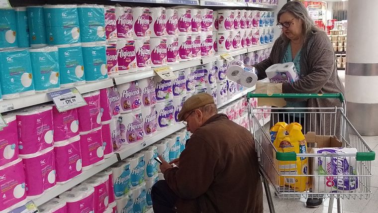 El precio de los productos básicos no para de subir Foto: Rodrigo DAngelo / MDZ