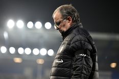 El equipo de Bielsa no encuentra regularidad y cayó con el Aston Villa. Foto: Leeds