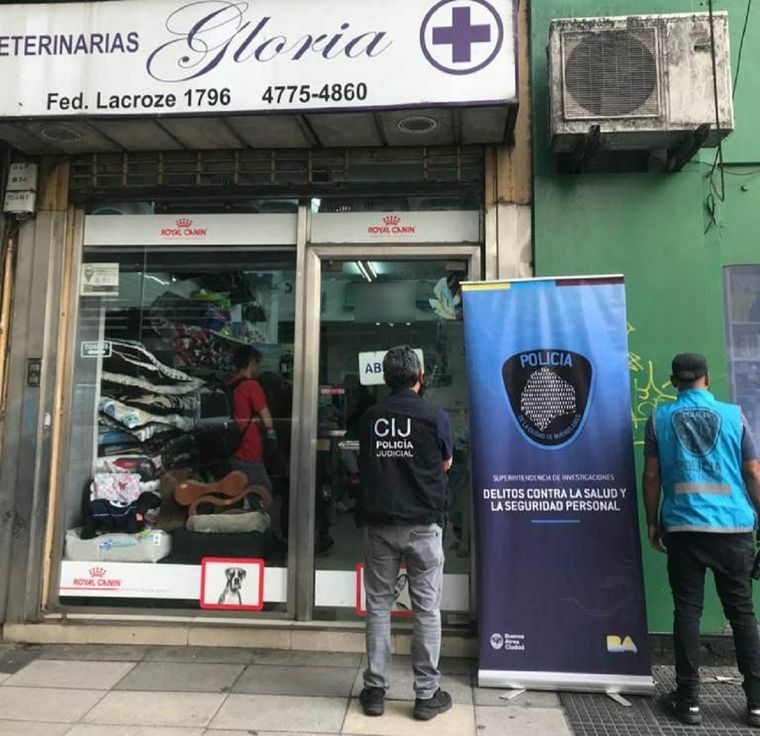 El allanamiento en la veterinaria Foto: Gentileza