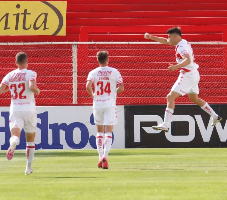 Cordero celebra el gol de la victoria Tatengue. Foto: Prensa Unión