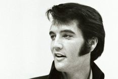 El Rey del rock cantaba una versión de Somos novios. Foto: GETTY IMAGES