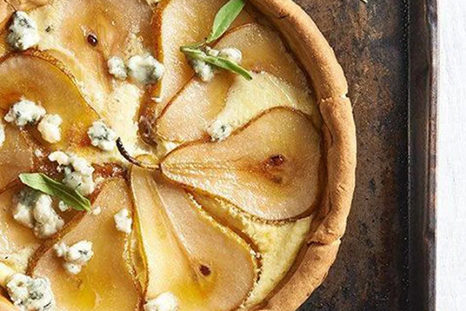 Tarta fácil de pera y queso azul.