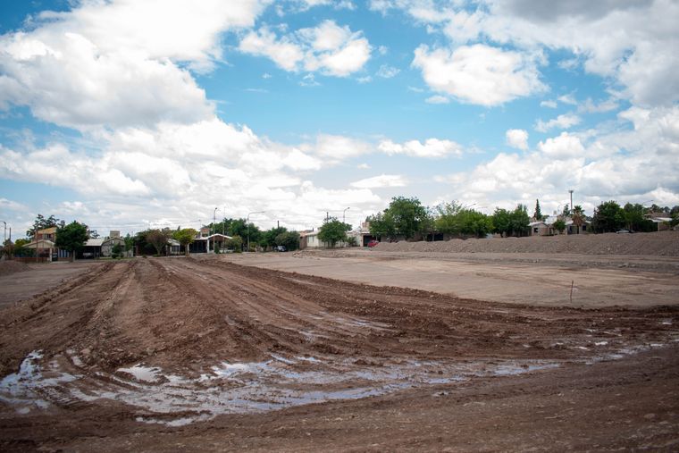 Luego del incendio que afectó a vecinos en 2023, el predio de la ex playa San Agustín inicia una nueva etapa con obras concretas. Luego del incendio que afectó a vecinos en 2023, el predio de la ex playa San Agustín inicia una nueva etapa con obras concretas.