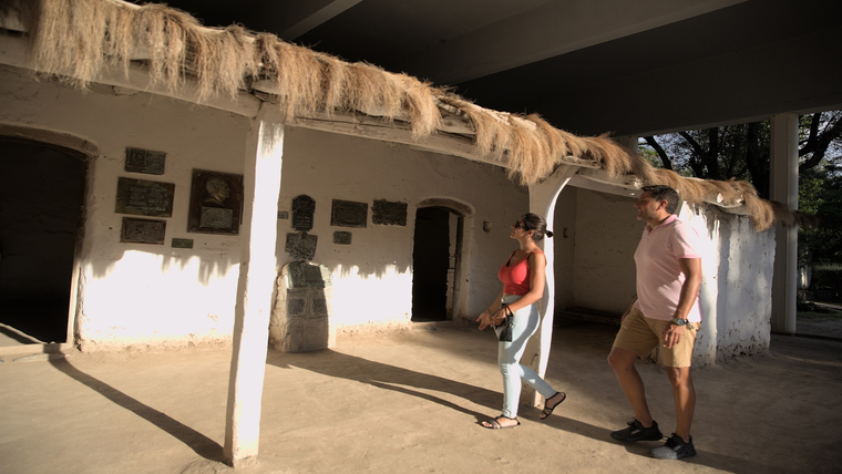 El Salto Escondido es uno de los recorridos de naturaleza que se pueden realizar desde este pueblo de San Luis. El Salto Escondido es uno de los recorridos de naturaleza que se pueden realizar desde este pueblo de San Luis.