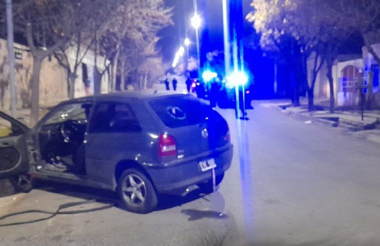 Auto que utilizaron los hombres en la huida Foto: Ministerio de Seguridad