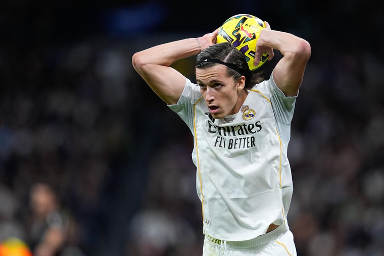 Arbeloa tuvo un tenso cruce con Álvaro Carreras y la tensión en el Real Madrid crece. Arbeloa tuvo un tenso cruce con Álvaro Carreras y la tensión en el Real Madrid crece.