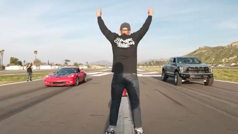 Ford vs Chevrolet Foto: Hoonigan