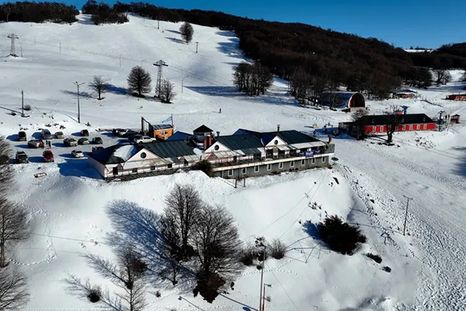 Este pueblo está ubicado en Santa Cruz. Este pueblo está ubicado en Santa Cruz.