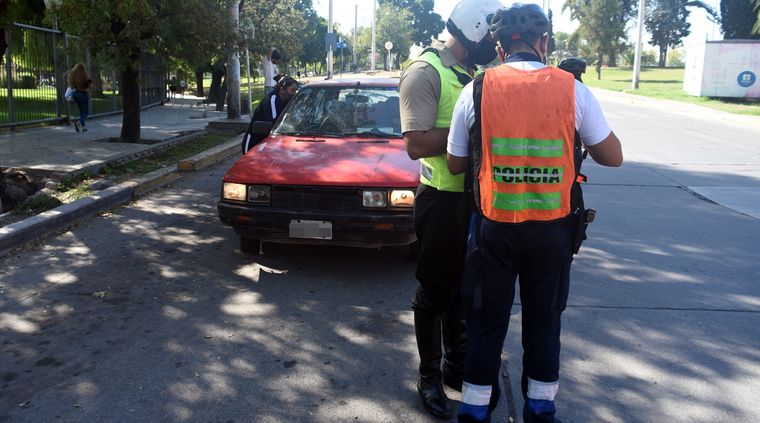 Control policial Foto: ALF PONCE MERCADO / MDZ (Imagen Ilustrativa)