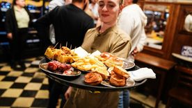 Este fin de semana llega la primera edición de Barrios a la Carta, el evento que celebra la variedad gastronómica de cada barrio.  Este fin de semana llega la primera edición de Barrios a la Carta, el evento que celebra la variedad gastronómica de cada barrio.