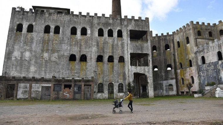 El Castillo de Cañuelas es un edificio histórico de cinco pisos que data de 1932 Foto: Foto: Eliana Obregon