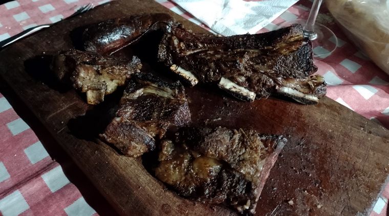 El hombre murió mientras comía un asado Foto: Imagen ilustrativa
