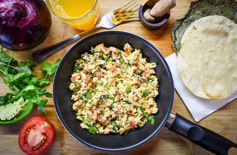 Huevos a la mexicana Una receta simple para hacer en pocos minutos Foto: Shutterstock