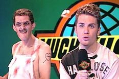 Calfu fue uno de los grandes protagonistas de MuchMusic, con Santiago del Moro Ariel Calfucurá interpretaba varios personajes en el programa Countdown Foto: Captura de TV