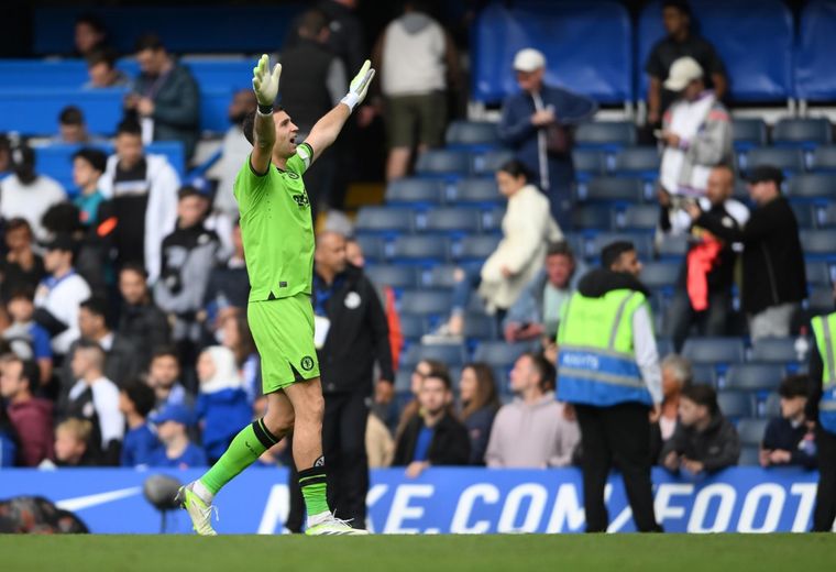 El Dibu fue clave para la victoria del Aston Villa. Foto: EFE