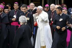 Una vez por año, la Iglesia reúne a sus obispos para tomar decisiones. Foto: Efe.