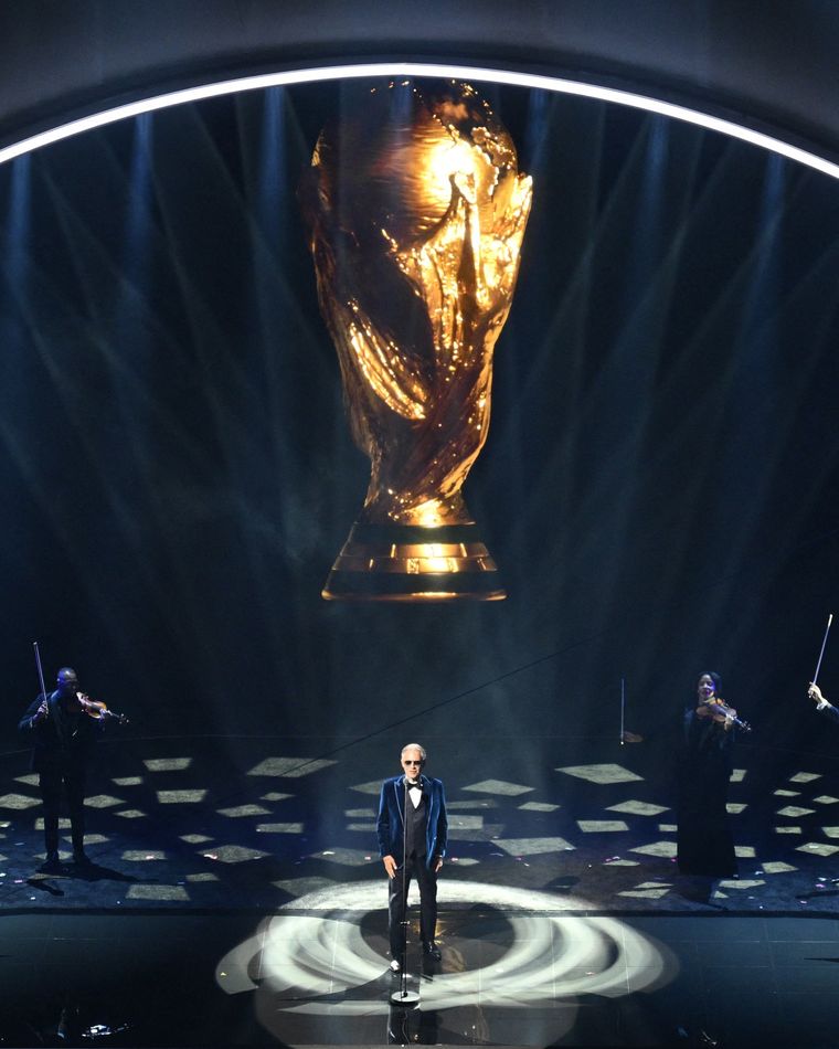 Andrea Bocelli y un show impactante en la previa del sorteo del Mundial 2026.