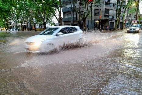 El centro se inundó tras la tormenta. El centro se inundó tras la tormenta.