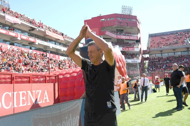 Monzón no quiso hablar tras la derrota de Indepediente Foto: Télam