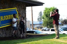 Cómo sobrevive la última tienda de Blockbuster (a pesar de que la empresa cerró hace 5 años)