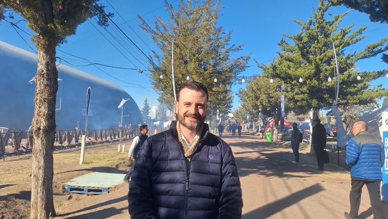 El senador Leonardo Yapur fue de los primeros en llegar al predio. El senador Leonardo Yapur fue de los primeros en llegar al predio.