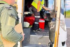 El micro llevaba a tres menores sin documentación. Foto: Foto: Agencia Noticias Argentinas/ redes.