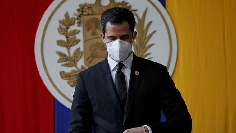El equipo de Juan Guaidó dijo en un comunicado que el opositor suma en inhabilitaciones más de 60 años de sentencias sin valor práctico. Foto: REUTERS