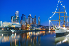 Puerto Madero, uno de los atractivos turísticos de la Ciudad de Buenos Aires. Puerto Madero, uno de los atractivos turísticos de la Ciudad de Buenos Aires.