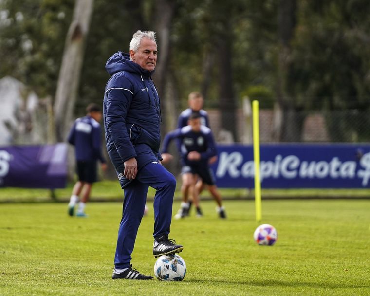 El DT comenzó a trabajar con el elenco platense. Foto: Gimnasia y Esgrima de La Plata