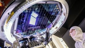 El plano focal está compuesto por 189 sensores individuales, también llamados dispositivos de carga acoplada.