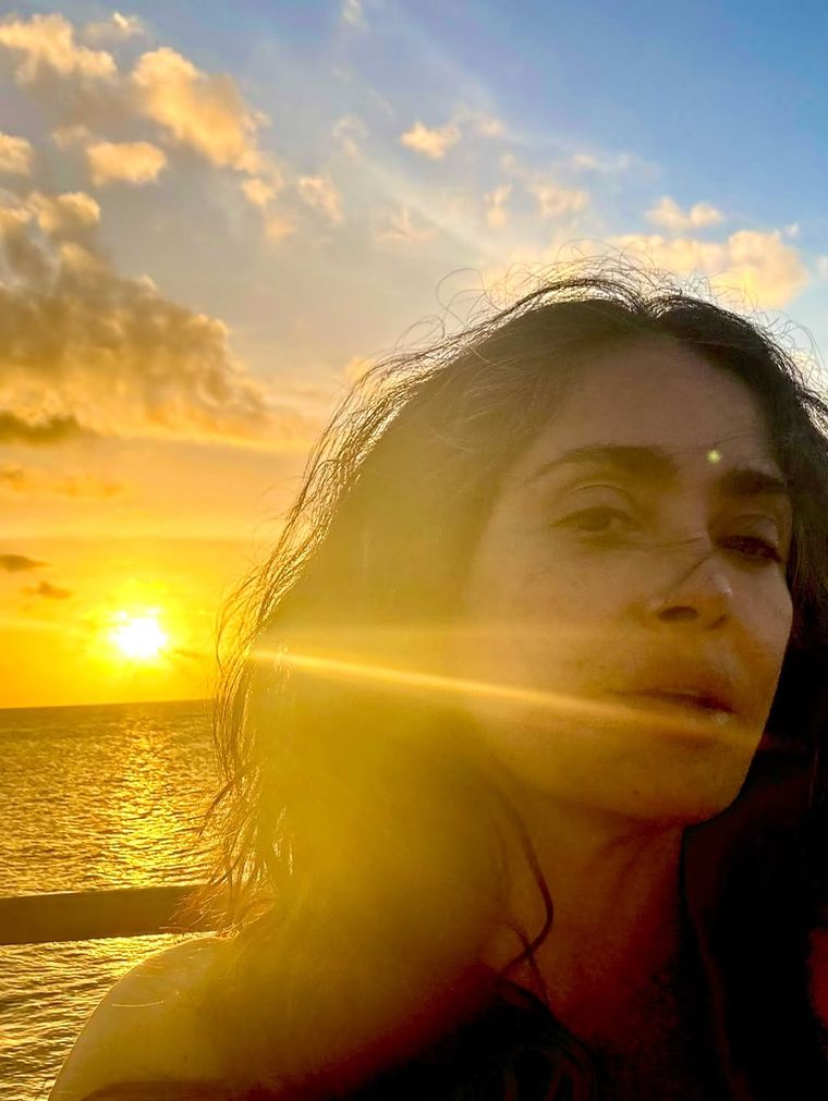 La actriz Salma Hayek es una de las famosas que más fotos de La actriz Salma Hayek es una de las famosas que más fotos de