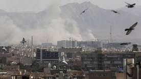La capital de Irán recibe una nueva tanda de bombardeos por parte de Israel y se especula que el objetivo son edificios oficiales.