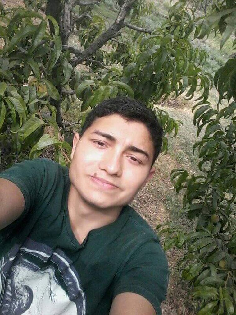 El joven está acusado de apuñalar a sus abuelos y darles muerte