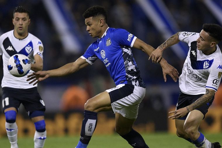 En un partidazo, Vélez le gana a Talleres por 3 a 2.