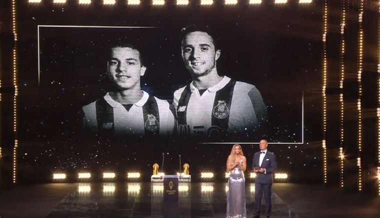 El público en París aplaudió al recordar a Diogo Jota y la tragedia que golpeó al mundo del fútbol.