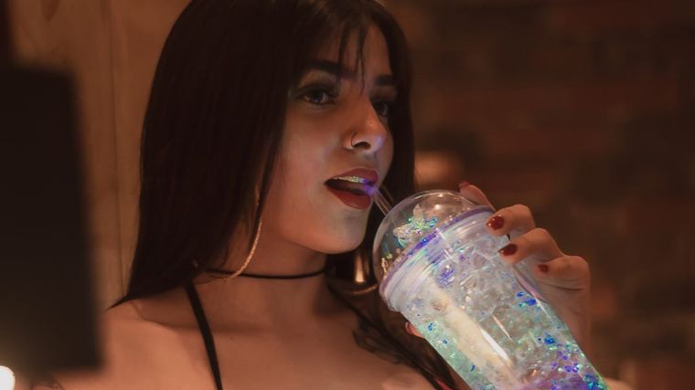 Karely Ruiz Vuelve a provocar  Foto: @karelyruiz