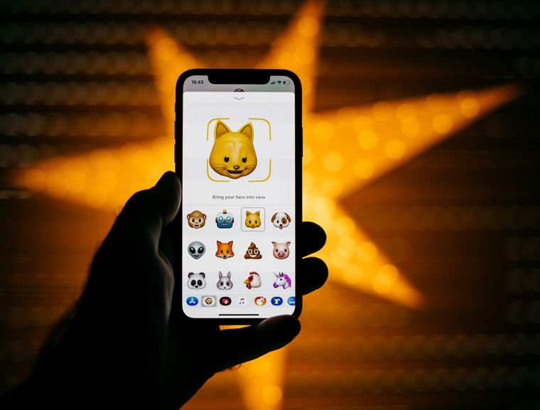 Stickers y emojis animados en WhatsApp