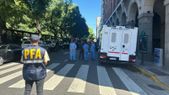 Masivo operativo en la Avenida Paseo Colón tras el atentado a la Escuela de Gendarmeria. Masivo operativo en la Avenida Paseo Colón tras el atentado a la Escuela de Gendarmeria.