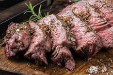 Admira esta deliciosa pieza de carne para compartir con tus seres queridos